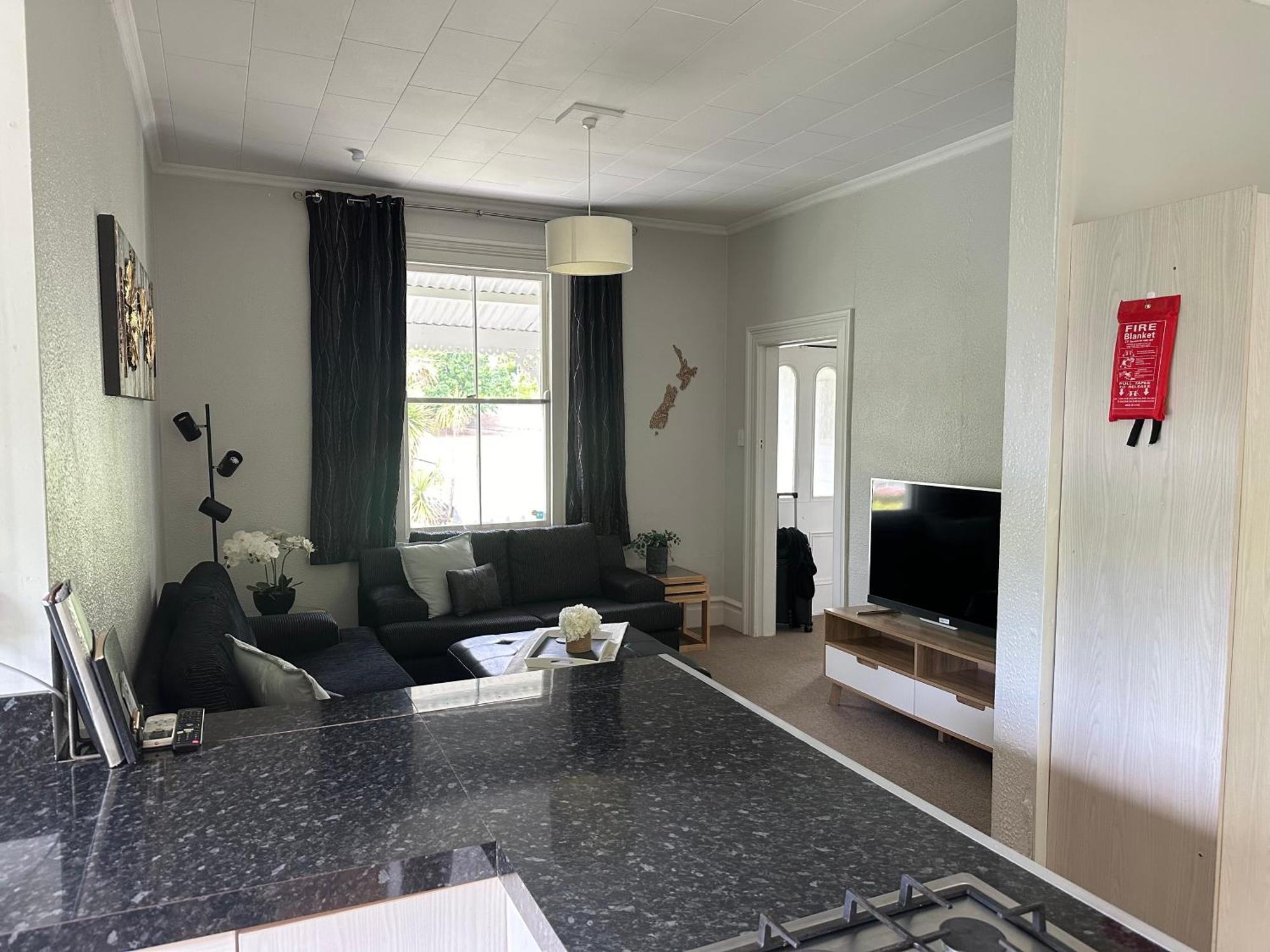 Renwick In The City Nelson, 10Min Walk To City Centre, Full Kitchen, Fast Fibre Wifi, Drive 13Min To Airport, 5Min To Hospital, Quiet Street, Dog Friendly 외부 사진