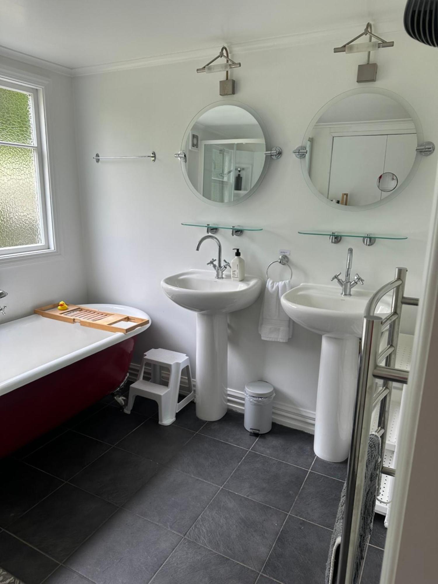 Renwick In The City Nelson, 10Min Walk To City Centre, Full Kitchen, Fast Fibre Wifi, Drive 13Min To Airport, 5Min To Hospital, Quiet Street, Dog Friendly 외부 사진