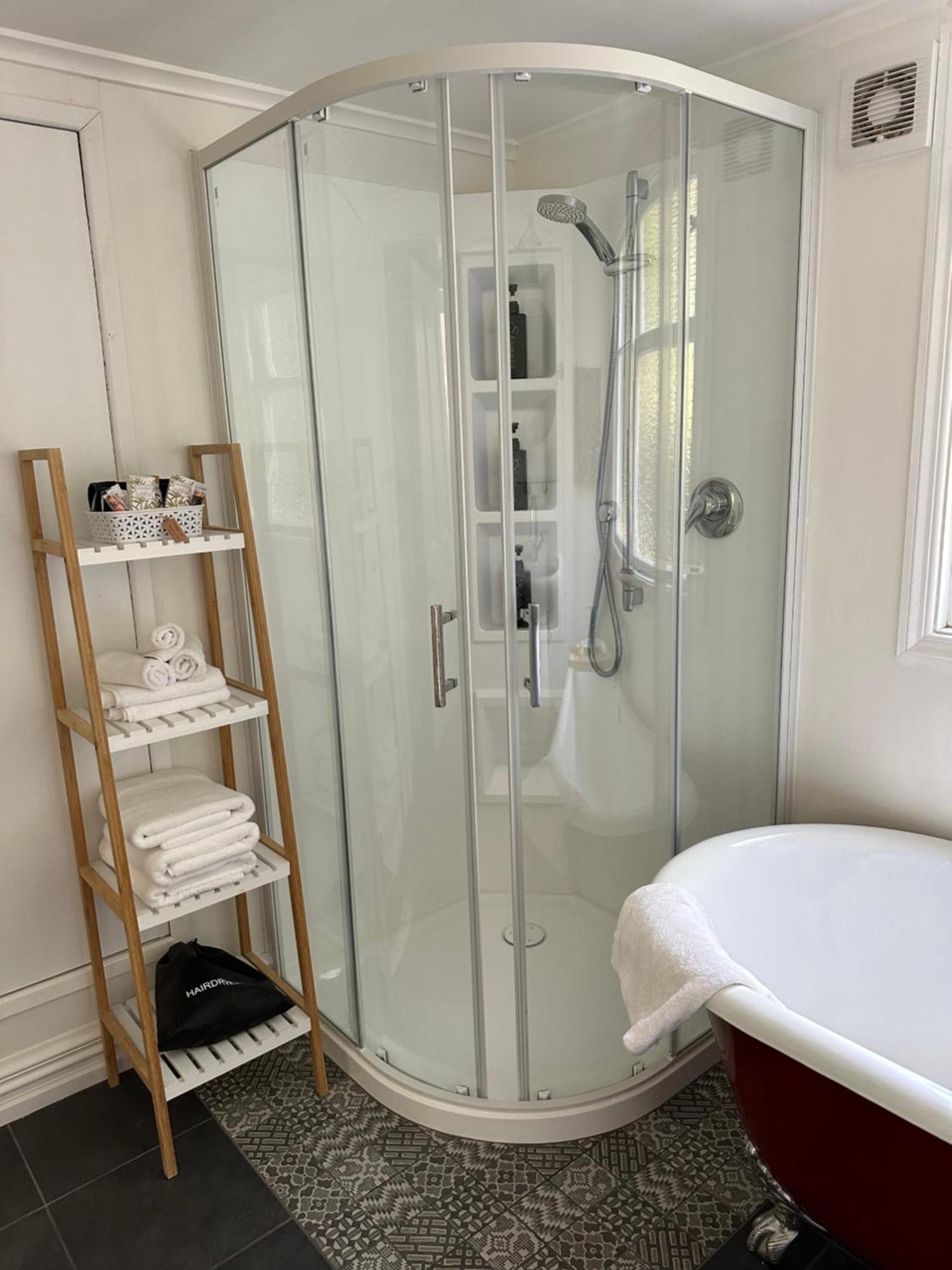 Renwick In The City Nelson, 10Min Walk To City Centre, Full Kitchen, Fast Fibre Wifi, Drive 13Min To Airport, 5Min To Hospital, Quiet Street, Dog Friendly 외부 사진